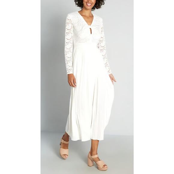 Modcloth x Little Mistress Lacing Down the Aisle Maxi Dress in White *Spot* - Picture 1 of 14
